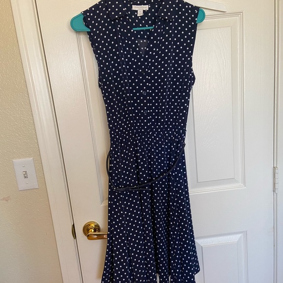 Half buttoned dress with stretchable belt - Picture 4 of 6